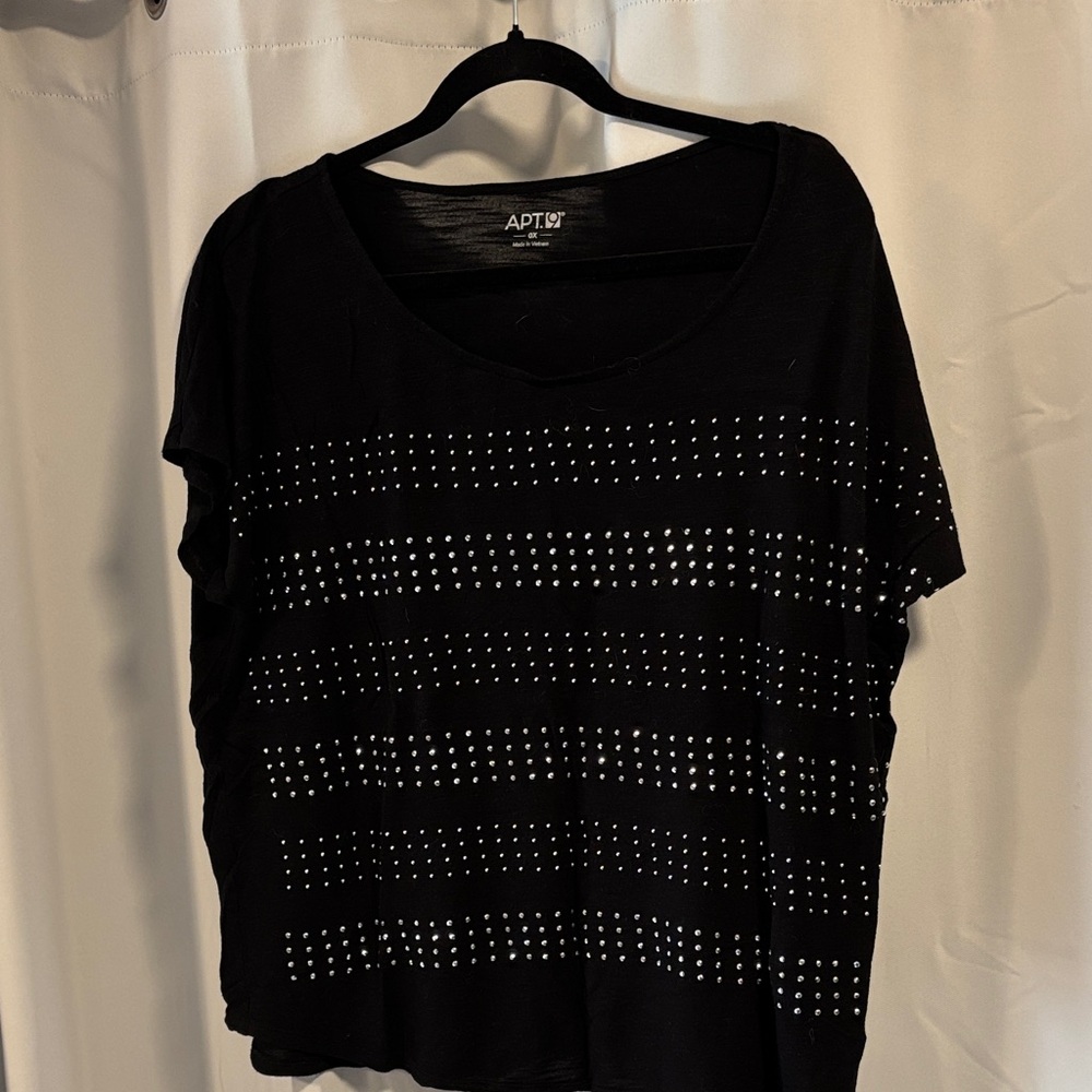 Apt. 9 Black Short Sleeve Top with Silver Accents